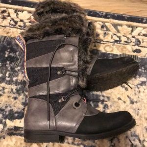 EUC Maurices Fashion boots. Grey/bk 9.5